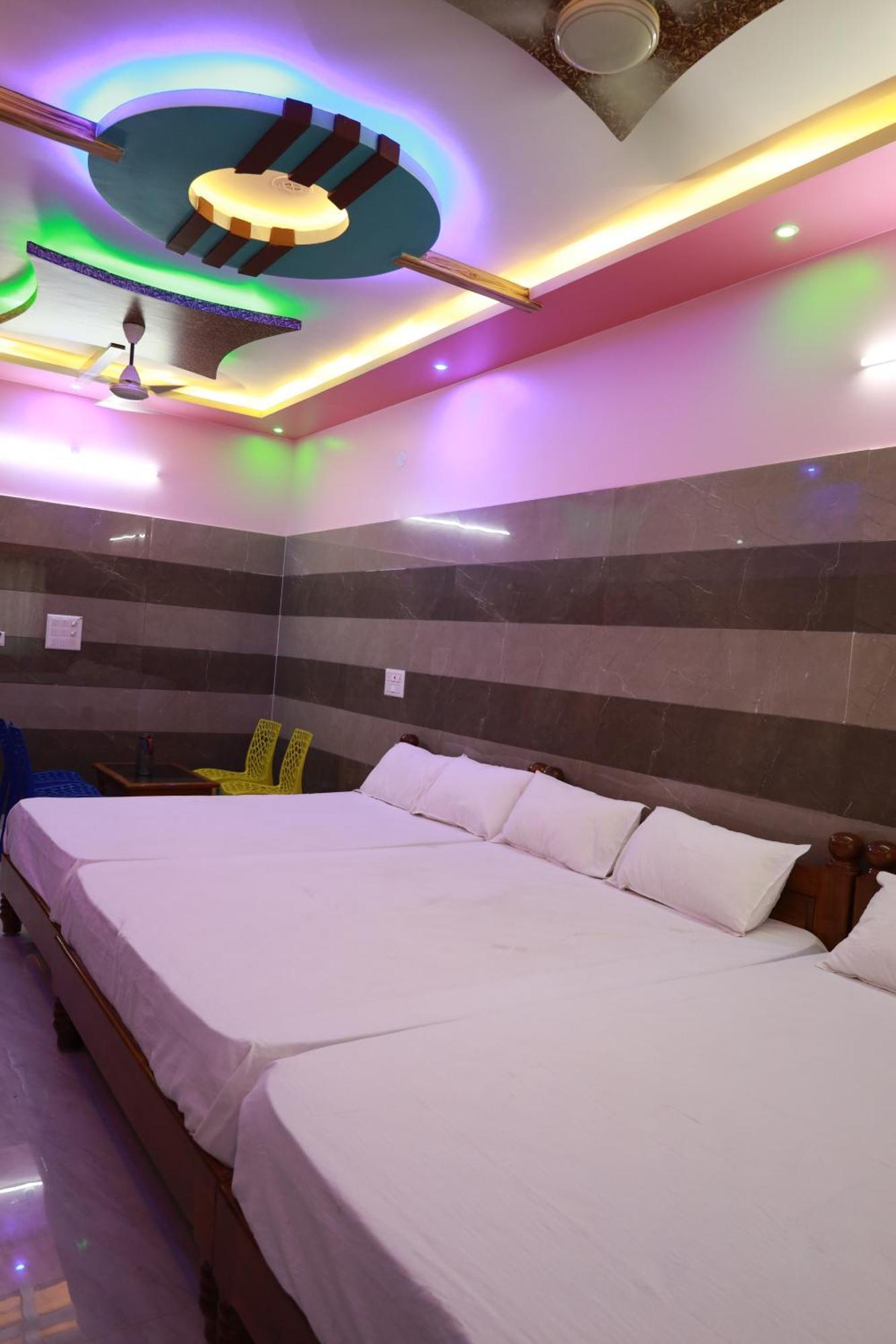 Rv Residency Hotell Wodapatti Exteriör bild